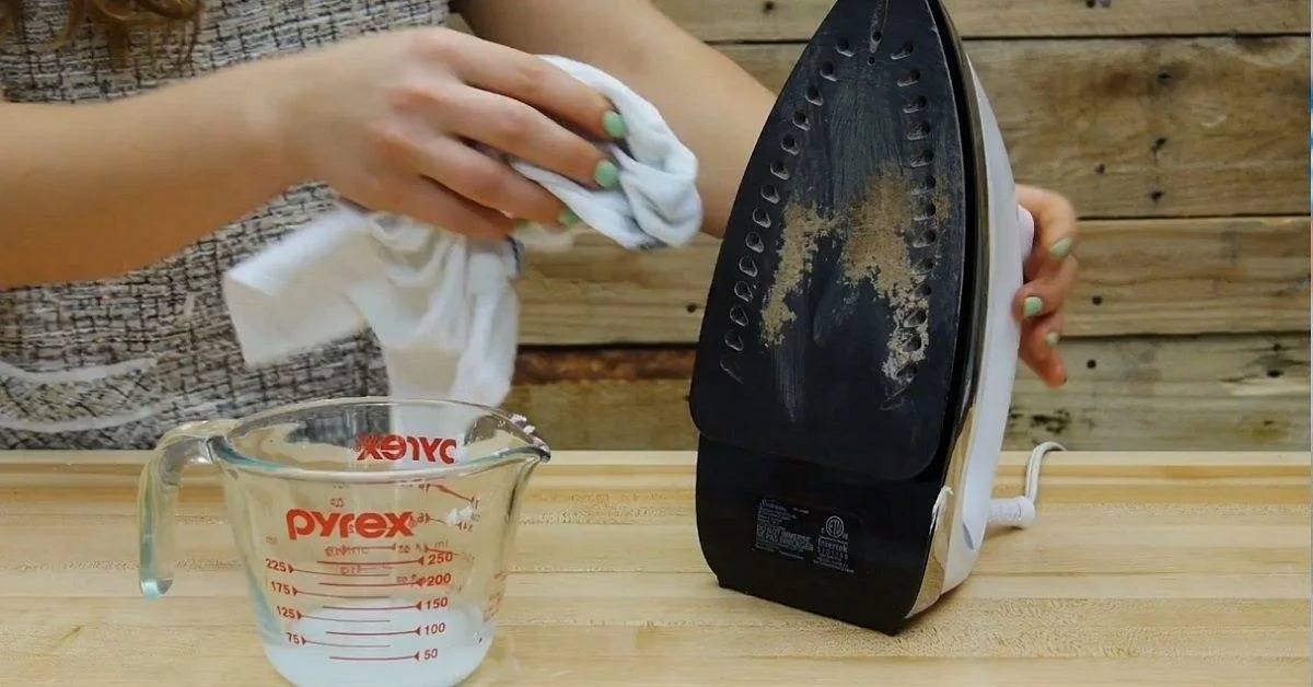 Способы очищения утюга от прилипшей ткани